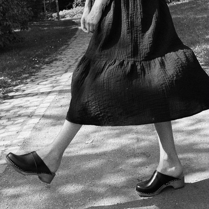 LYCKA Holz Clogs flach onyx schwarz – Bild 4