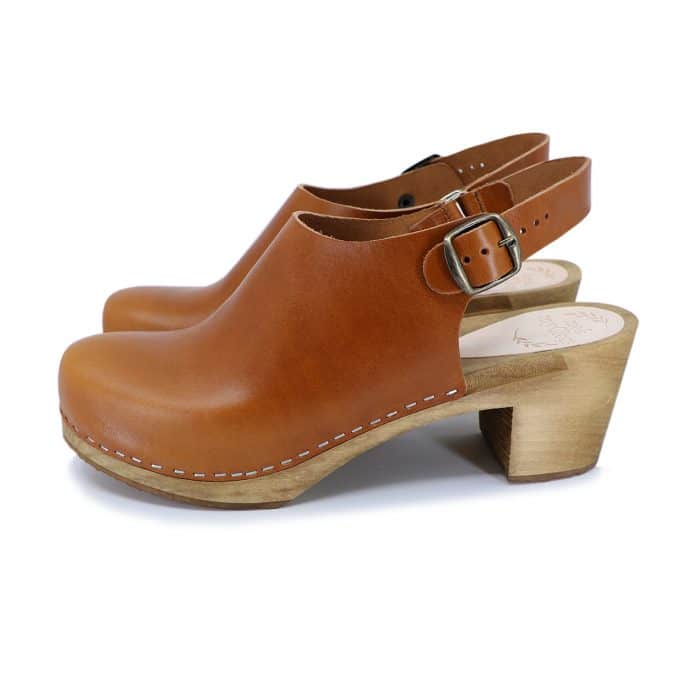 Ide_cognac_A_klein IDE Holz Clogs mit Absatz cognac – Bild 1