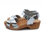 MÄRTA Holz Clogs Sandale flach silber