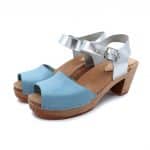 CLEO Holz Clogs Sandale mit Absatz hellbau silber – Bild 5
