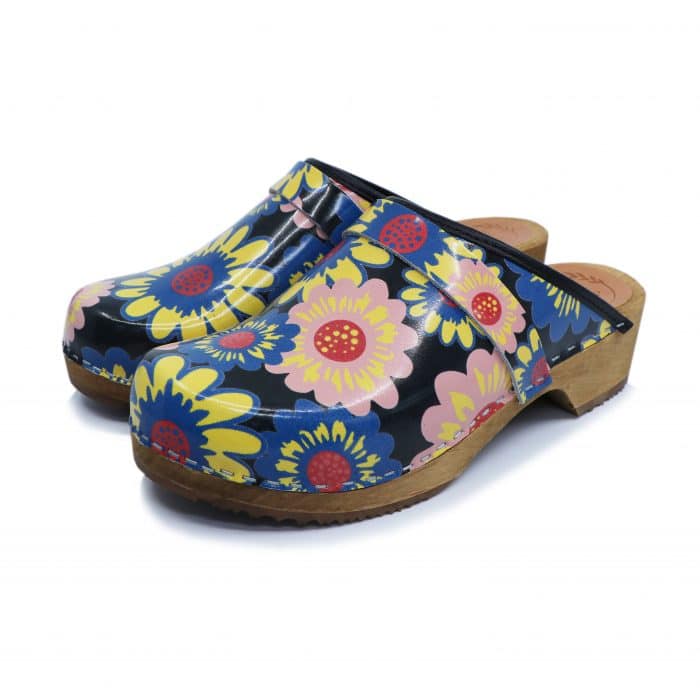 LYCKA Holz Clogs flach Flower Power dunkler Sohle – Bild 3