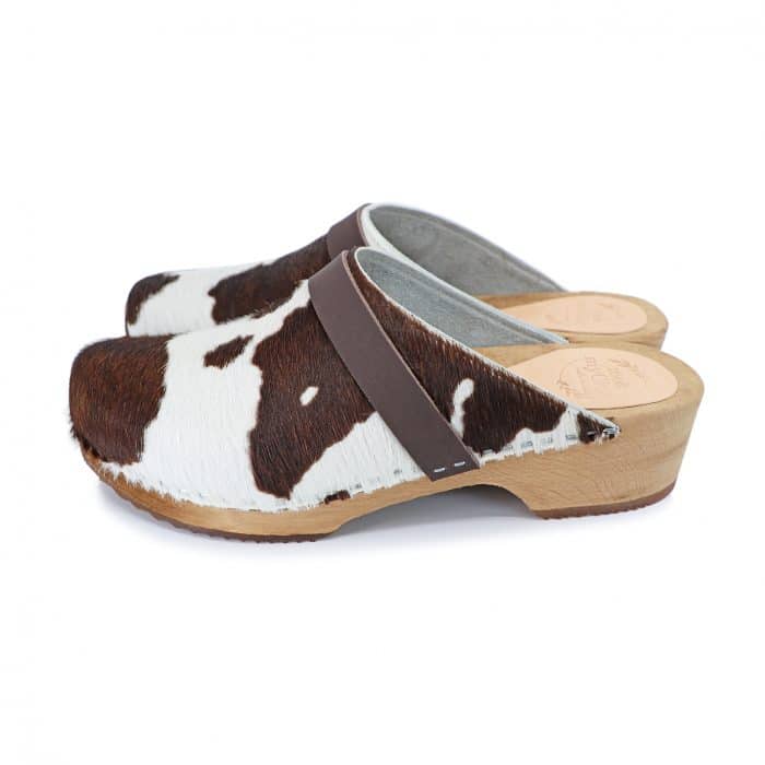 LYCKA Holzclogs flach COW braun-weiss - KUHFELL mit dunkler Sohle – Bild 2