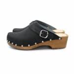 LYCKA Holz Clogs flach mit Nieten schwarz suede
