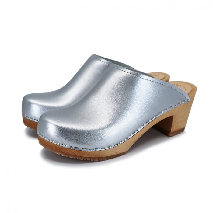 LIV Holz Clogs mit Absatz und heller Sohle silber – Bild 3