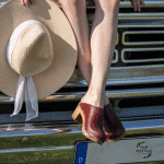 LIV Holz Clogs mit Absatz bordeaux braun – Bild 2