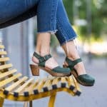 MAJKEN Holz Clogs Sandale mit Absatz dunkelgrün – Bild 3