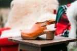 IDE Holz Clogs mit Absatz cognac – Bild 2