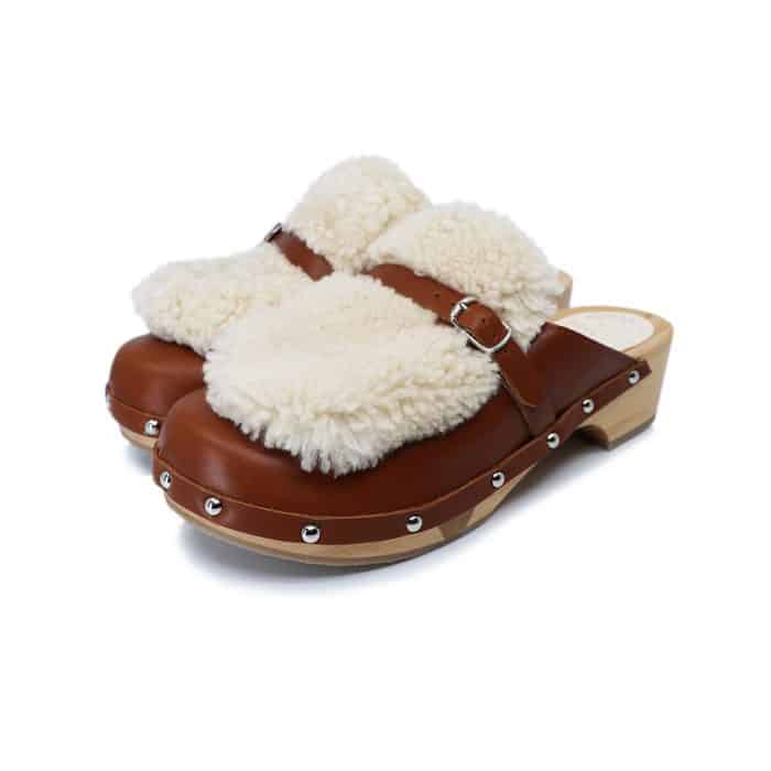 Clogs_3_braun_Fell_B_klein MONTAGNA Holz Clogs Flexible Sohle flach mit Fell Look – Bild 4