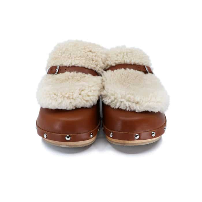 Clogs_3_braun_Fell_C_klein MONTAGNA Holz Clogs Flexible Sohle flach mit Fell Look – Bild 5
