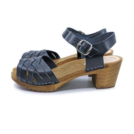 leichte Holzclogssandale mit vegetabil gefärbten Leder