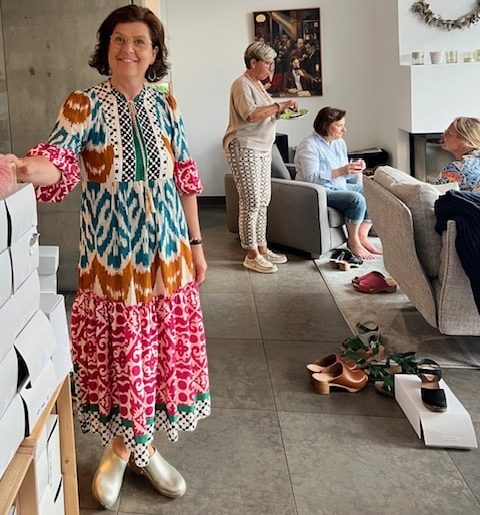 me&andmyClogs Private Shopping